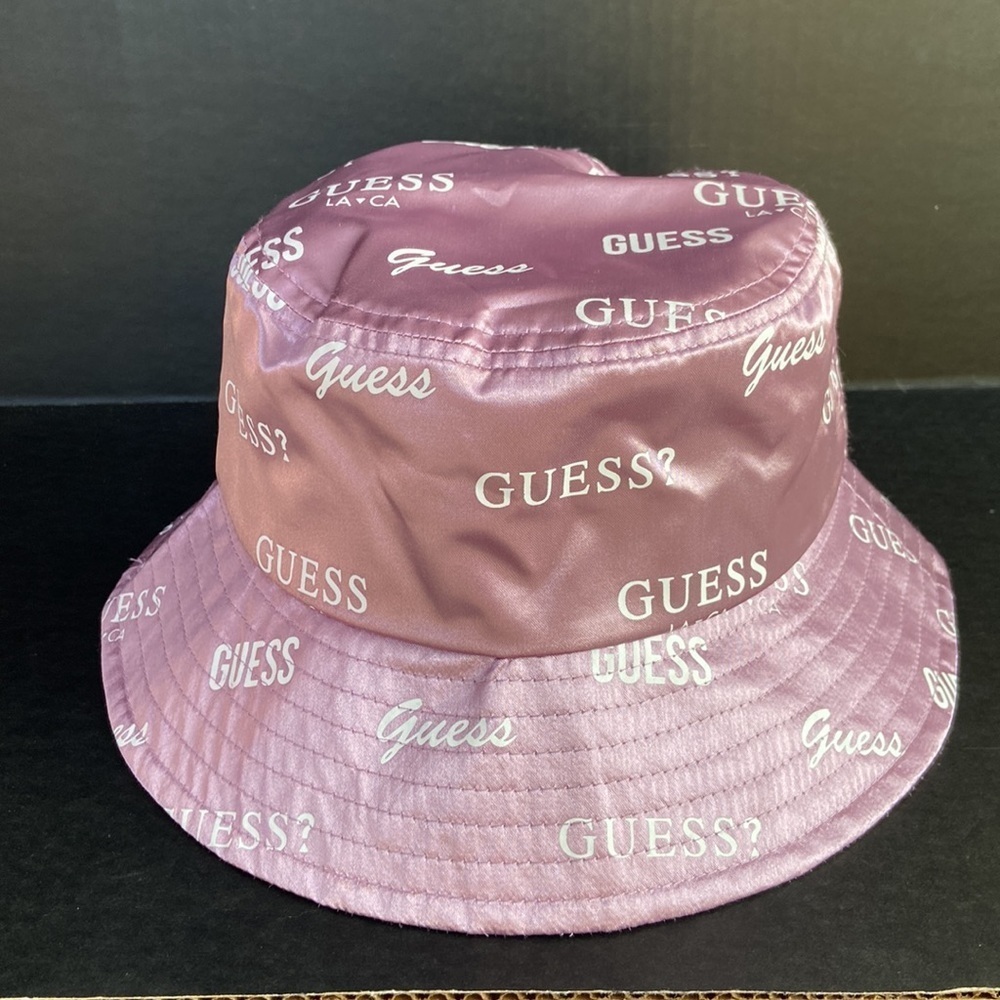 New GUESS Women’s Logo Bucket Hat